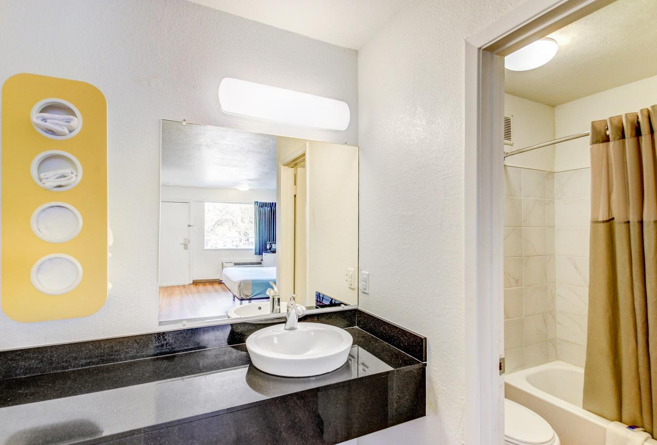 Motel 6 Waco - Lacy Lakeview Bellmead 外观 照片